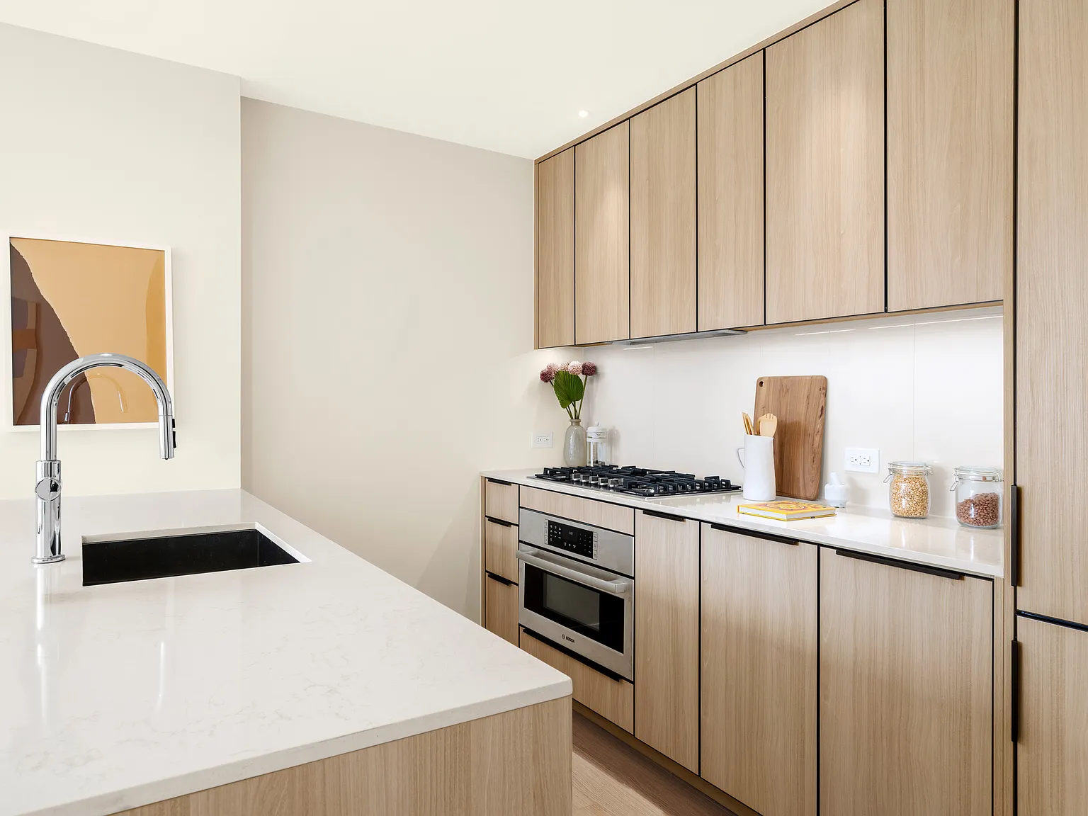 280 West 24th Street — Photo 2