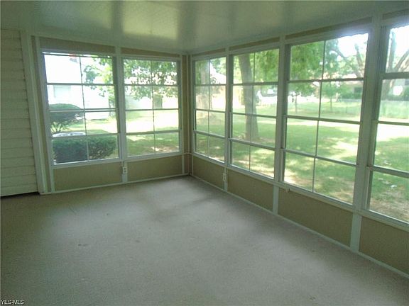 5th image of 524 Whitman Blvd