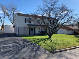 16 Laurel Ln, Plymouth Meeting, PA 19462