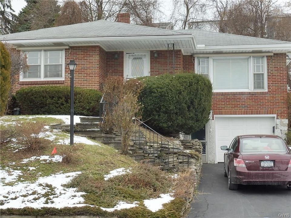1st image of 215 Bailey St