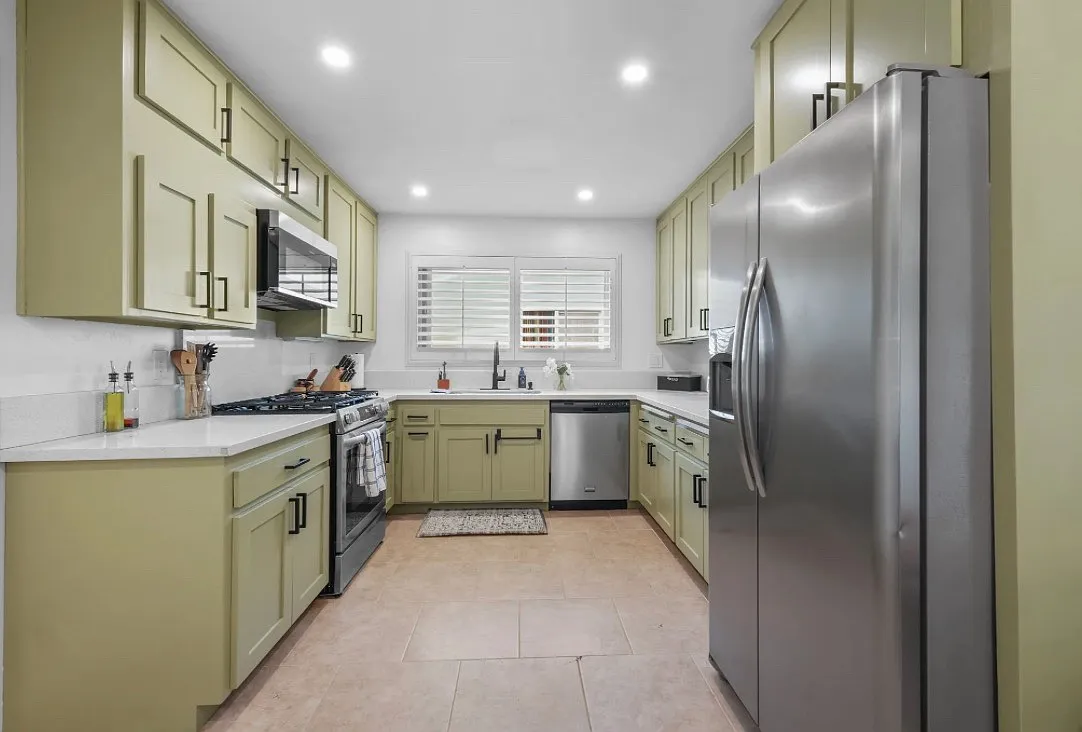 4 bed, 1352 sqft, $1,500 — Photo 3