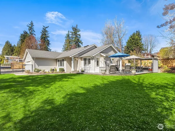 23715 29th Avenue W, Brier, WA 98036