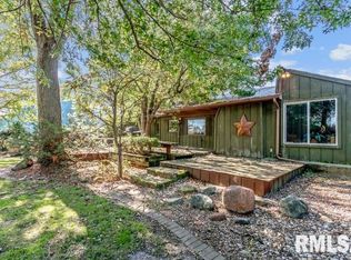 206 S 4th St, Alpha, IL 61413