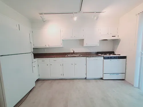 15 Elmwood St Photo 1