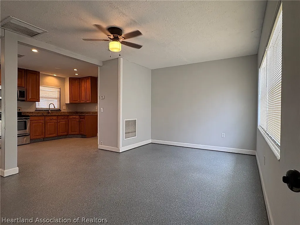 5 bed, 3.0 bath, 1536 sqft, $2,000 — Photo 4