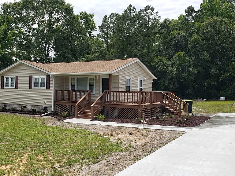 387 Hewett Burton Rd SE — Photo 1