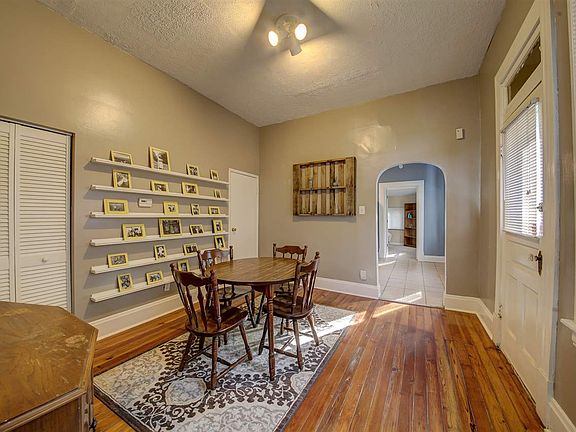 5th image of 2710 Alexandria Ave