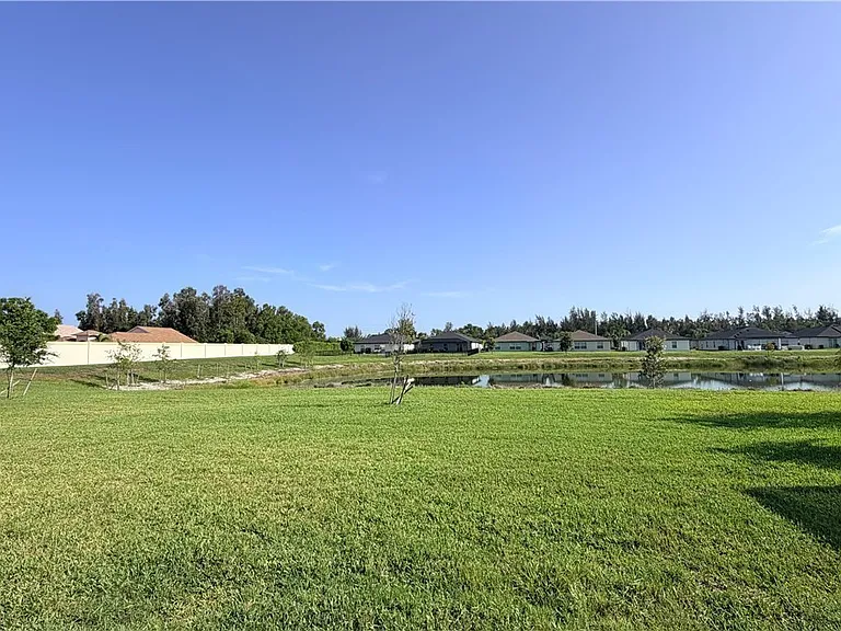4007 San Clemente Ct — Photo 2