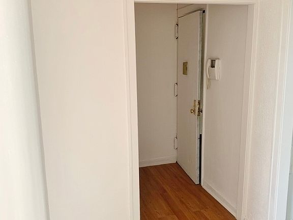 5th image of 2178 35th St APT 5F