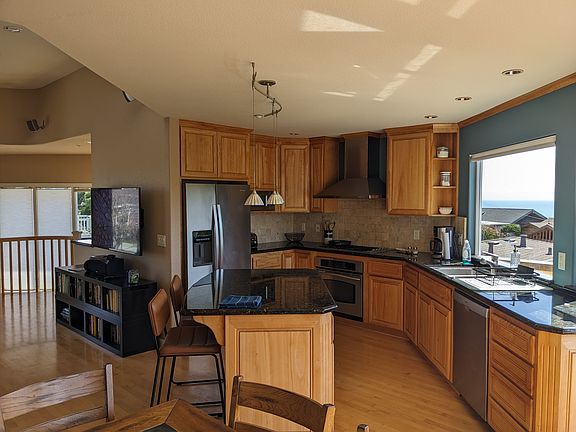 2nd image of 429 Coates Dr