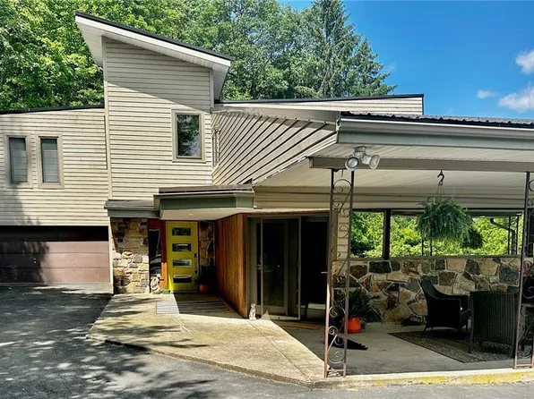 2288 Mulberry Rd, Fogelsville, PA 18051