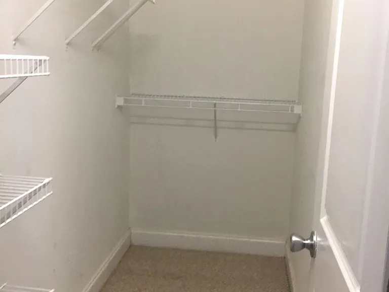 129 S Palm Dr — Photo 22