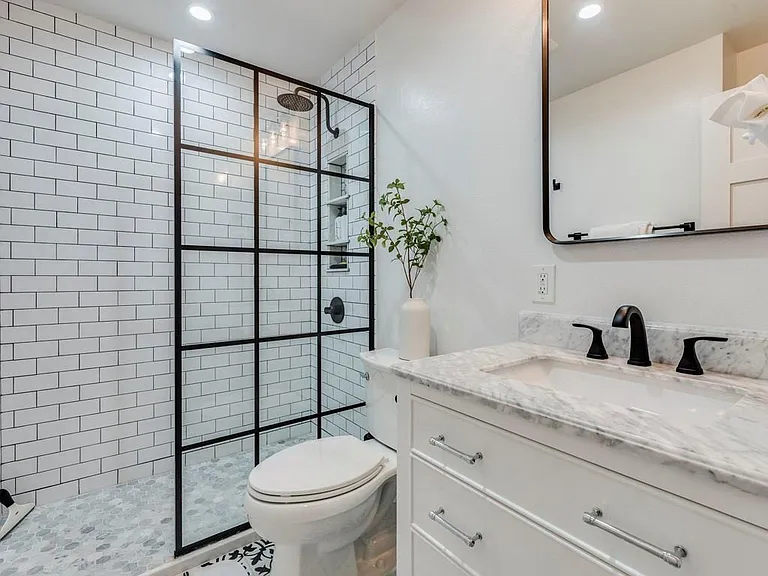 500 E Riverside Dr #206 — Photo 16
