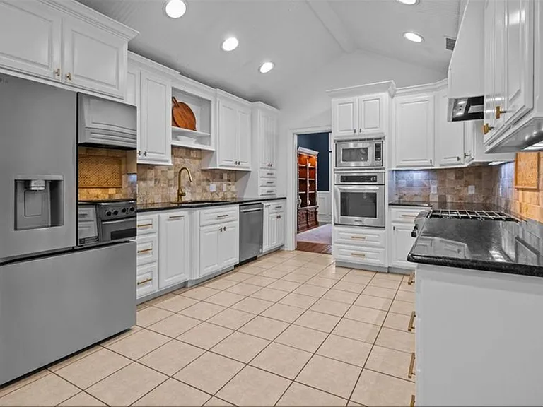 1830 Bent Tree Ln — Photo 17