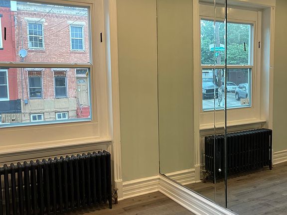 2nd image of 3322 W Cumberland St