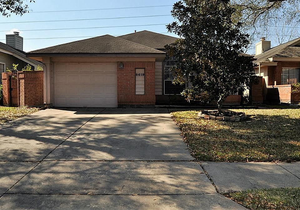 1st image of 8619 Pool Creek Dr