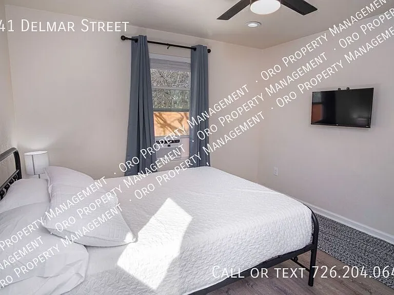 241 Delmar St — Photo 12