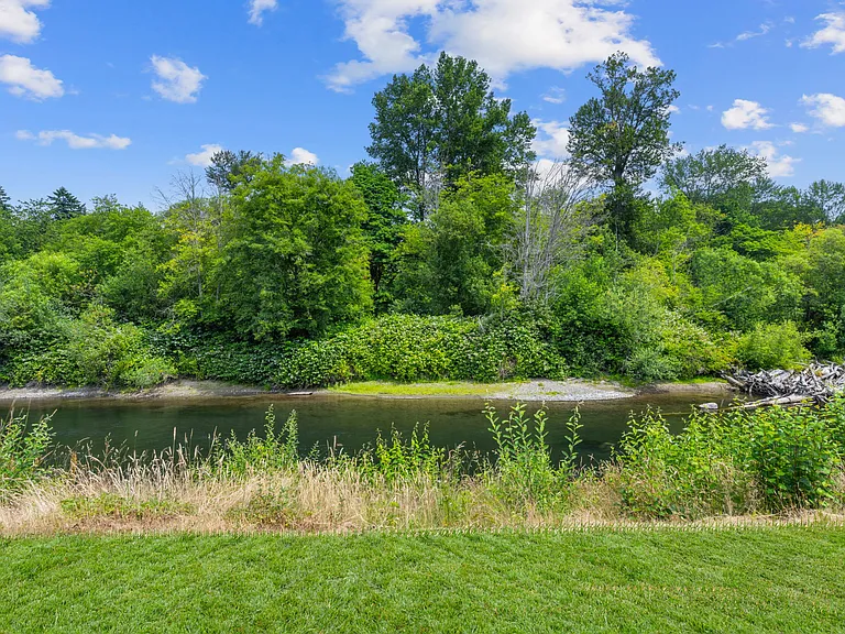 View looking onto the Green River.