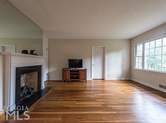 Panoramic views from windows high off street