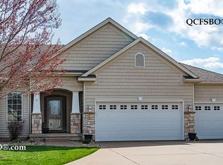 4025 Charles Ct, Bettendorf, IA 52722