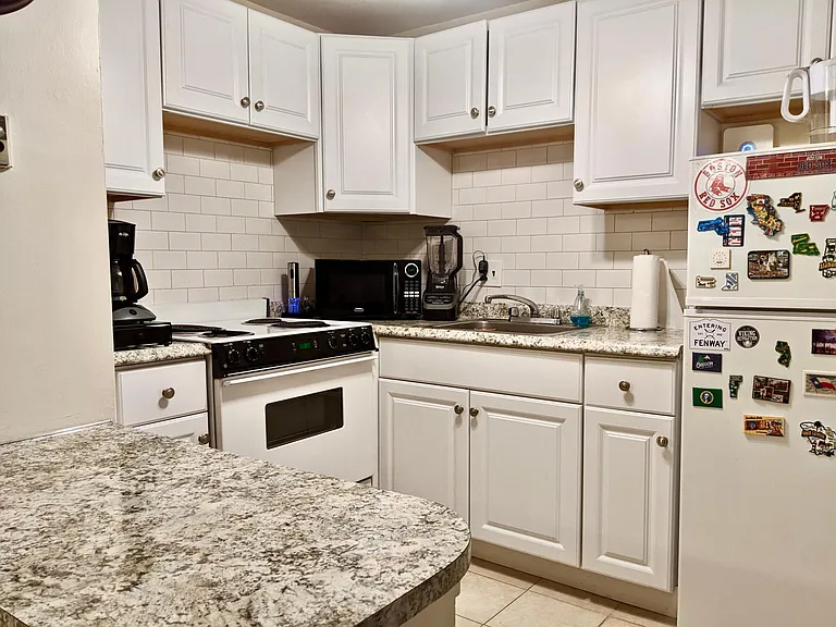 39 Englewood Ave #14 — Photo 6