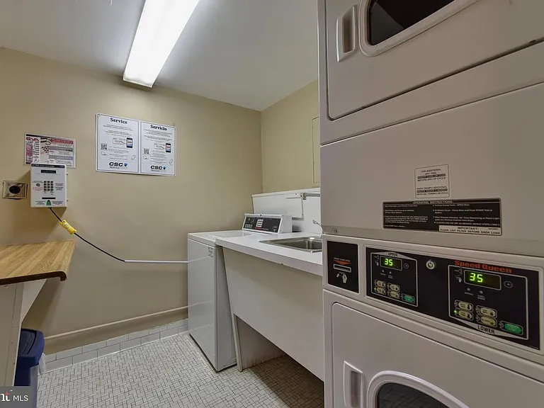 4390 Lorcom Ln #810 — Photo 23