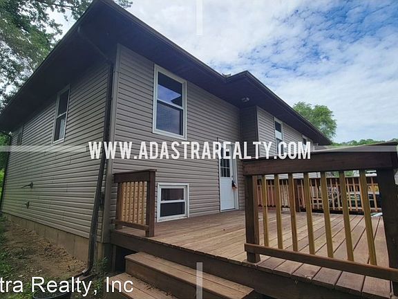 3rd image of 805 N Clark Ave