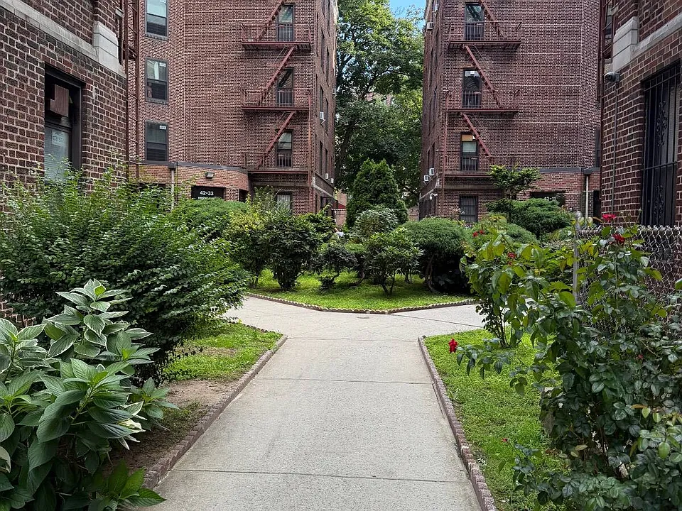 140-30 Sanford Ave #5B