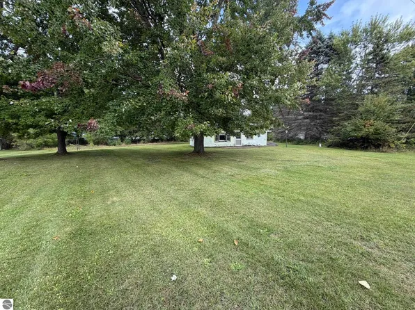 6600 W Broadway, Lake City, MI 49651