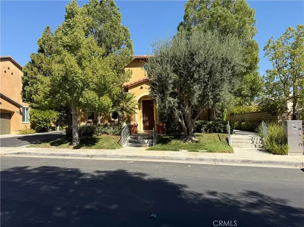 27210 Valderrama Dr, Valencia, CA 91381