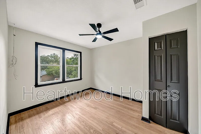 3 bed, 2.0 bath, 1300 sqft, $1,550 — Photo 4