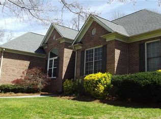 4 Hartridge Ct, Greensboro, NC 27407