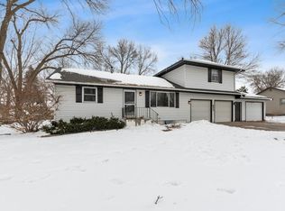 853 40th Ln, Anoka, MN 55303