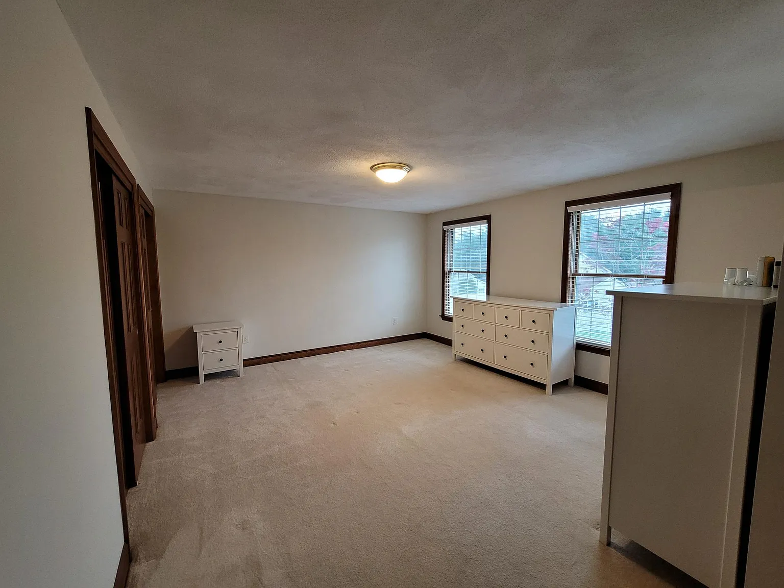 4 bed, 2526 sqft, $5,900 — Photo 4