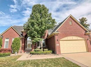 19637 Gallahad Dr, Macomb, MI 48044