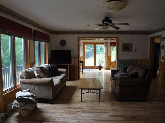 5th image of 52 Holly Hill Ln
