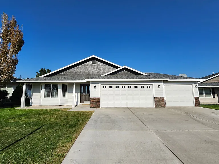 5811 Austin Ct — Photo 2