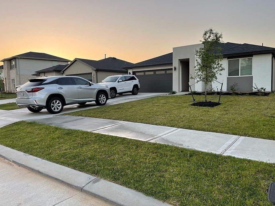 1st image of 28930 Yulee Mill Dr