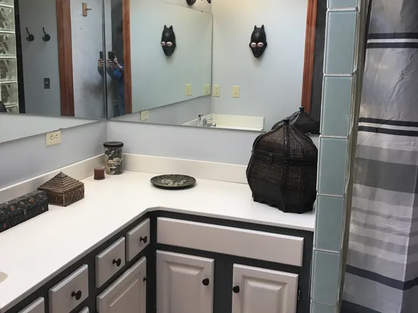 1555 Alton Darby Creek Rd, Columbus, OH 43228