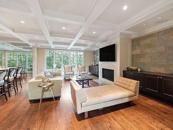 4th image of 3630 Pine Hill Ct