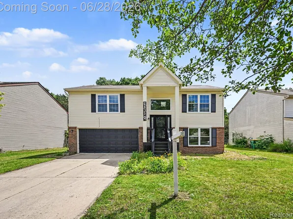 6835 Maplelawn Dr, Ypsilanti, MI 48197