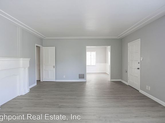 4th image of 335 N Genesee Ave #3375