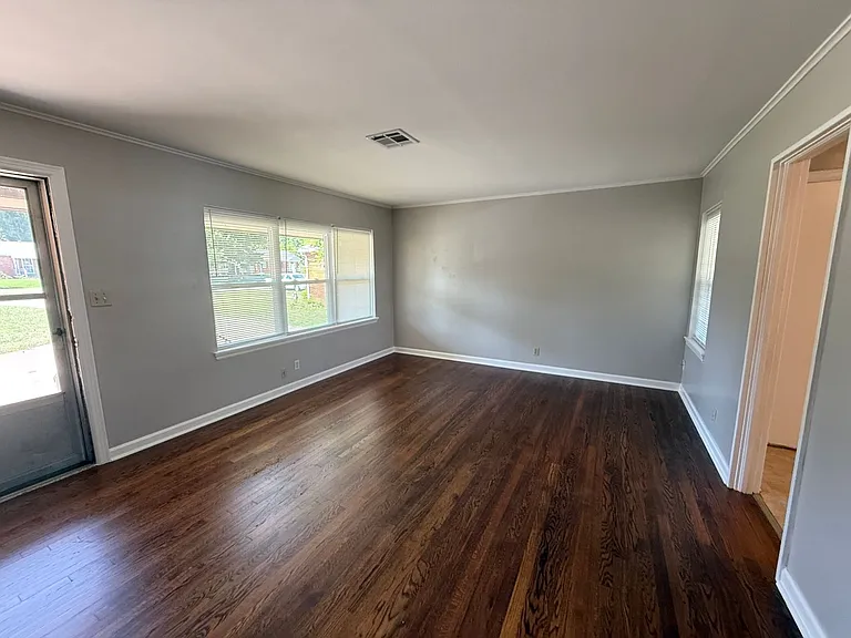 2737 E 3rd St — Photo 3