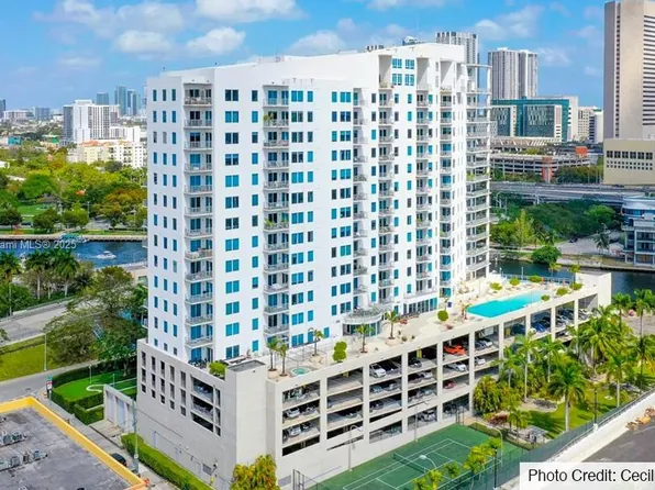10 SW South River Dr #Penthouse I06, Miami, FL 33130