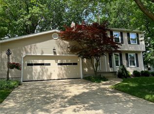 200 Sawmill Run Dr, Canfield, OH