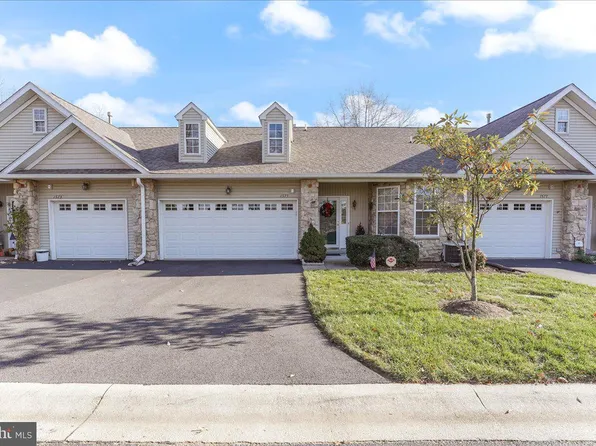 1575 Country Club Dr, Springfield, PA 19064