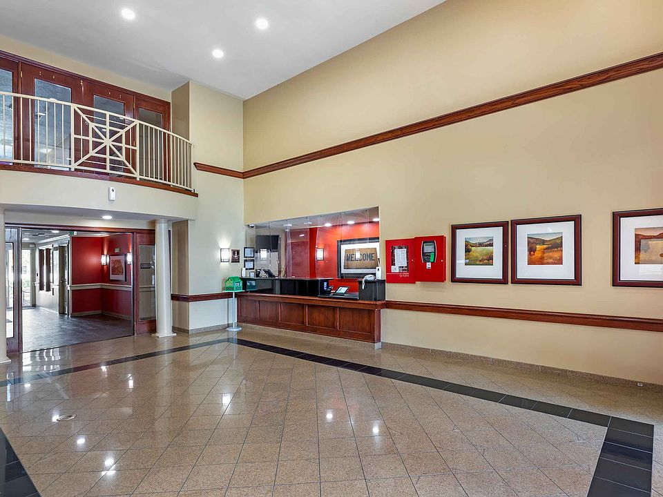 Lobby and Guest Check-in