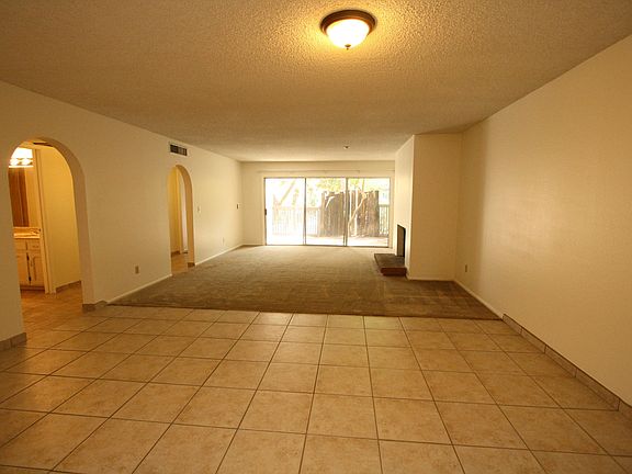 5th image of 518 N Dodge Blvd
