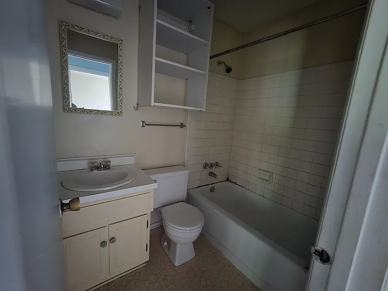 1708 N Hamilton St #E — Photo 10
