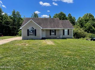 335 W Ridge Blvd #1, Holly Springs, MS 38635